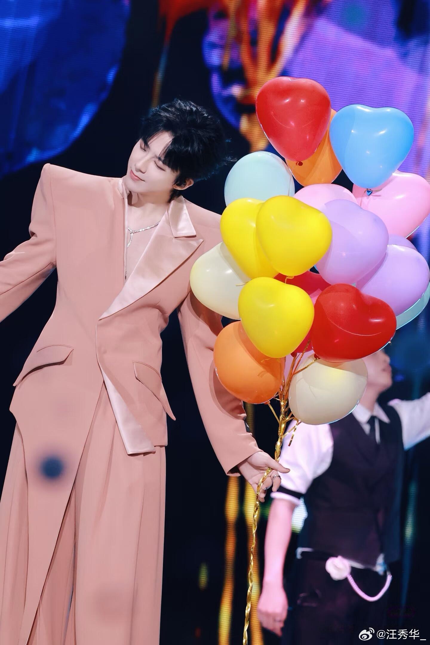  只知道刘宇宁身材很曼妙 第一次觉得“曼妙”用来形容男生这么合适！刘宇宁真的把这