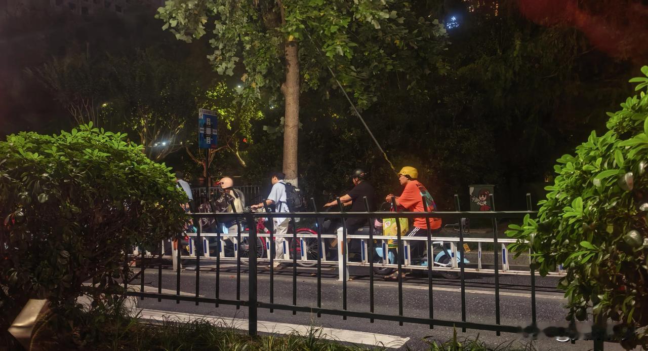 除了车让人，西安还应该向杭州学习什么？

最近两天在杭州出差，通过观察杭州的城市