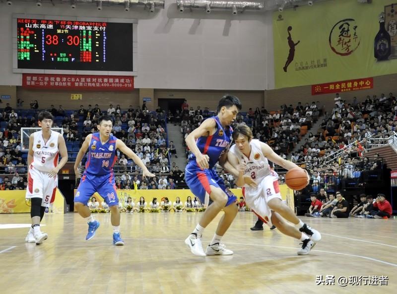 中国篮球职业联赛的外援政策亟待改革。当前过度依赖外援的现状，正在严重制约本土球员