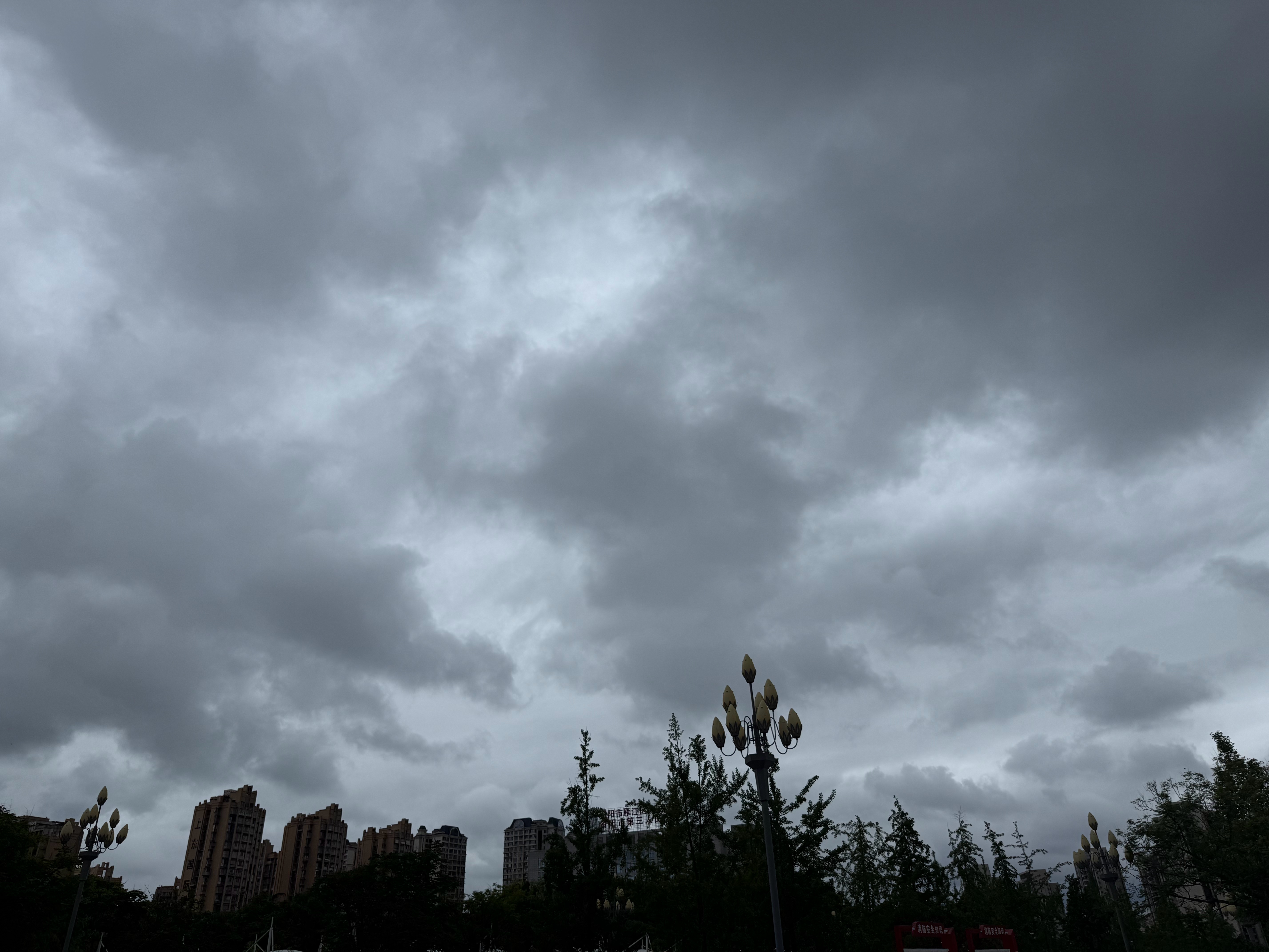 大雨即将来临。 