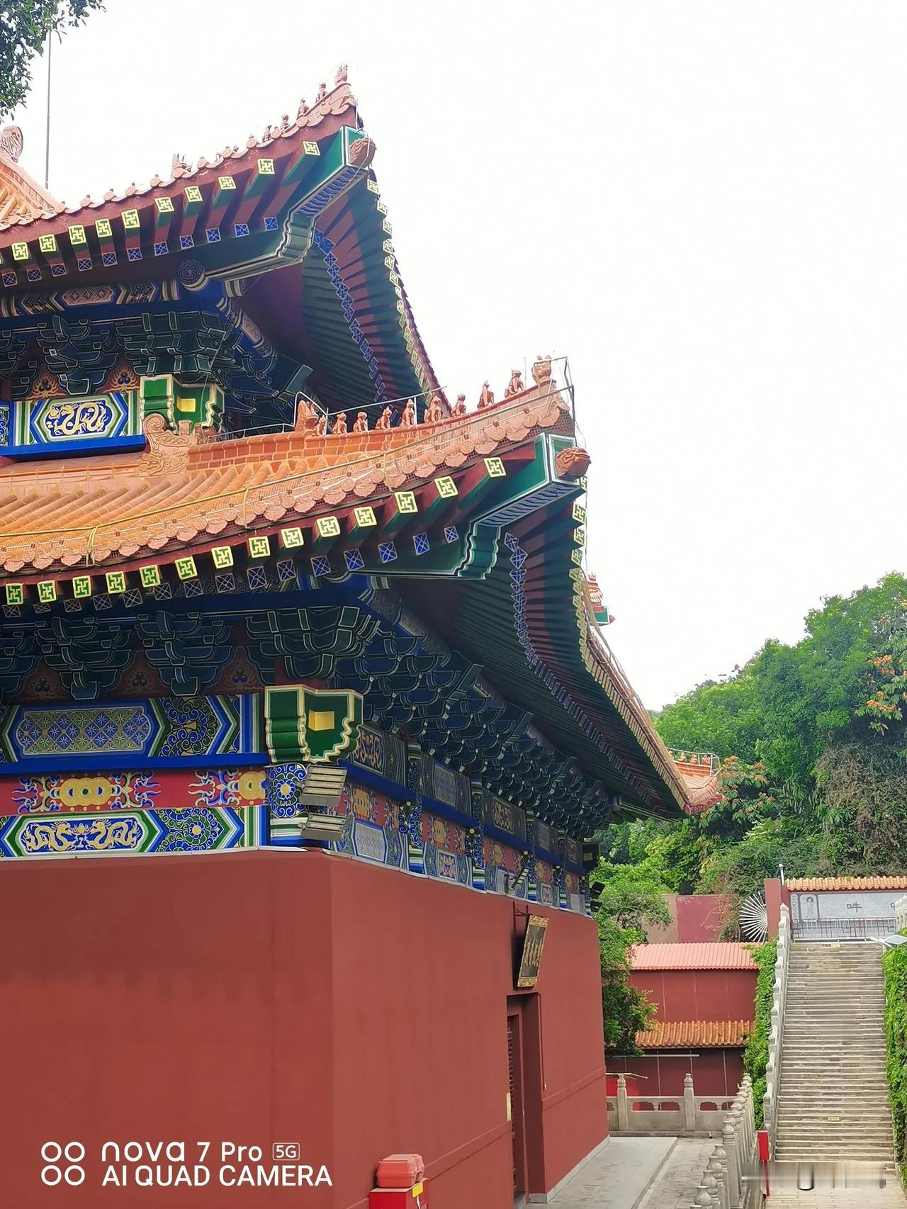 人间，很苦！
什么时候，才能不苦？

生命，如果不醒来！你不会明白，
人这辈子，