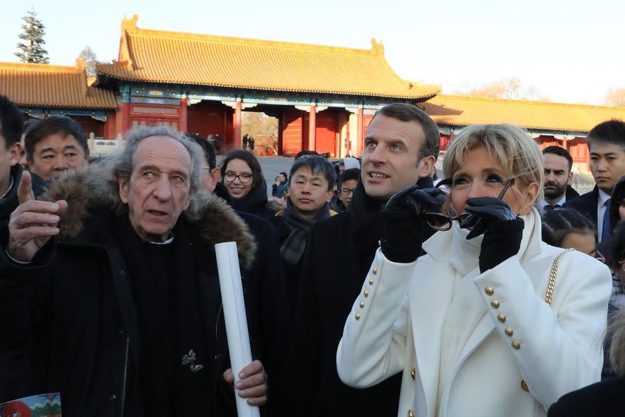 11%的支持率对比成千上万的欢呼声，马克龙彻底破防了！他在成都那句“意犹未尽”，