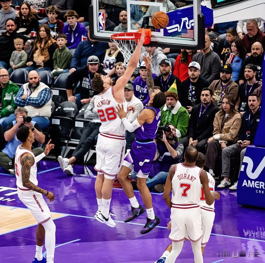 火箭输球不意外
长时间不打背靠背都快忘了咋打了，把比赛想的太简单了。
篮板和防守