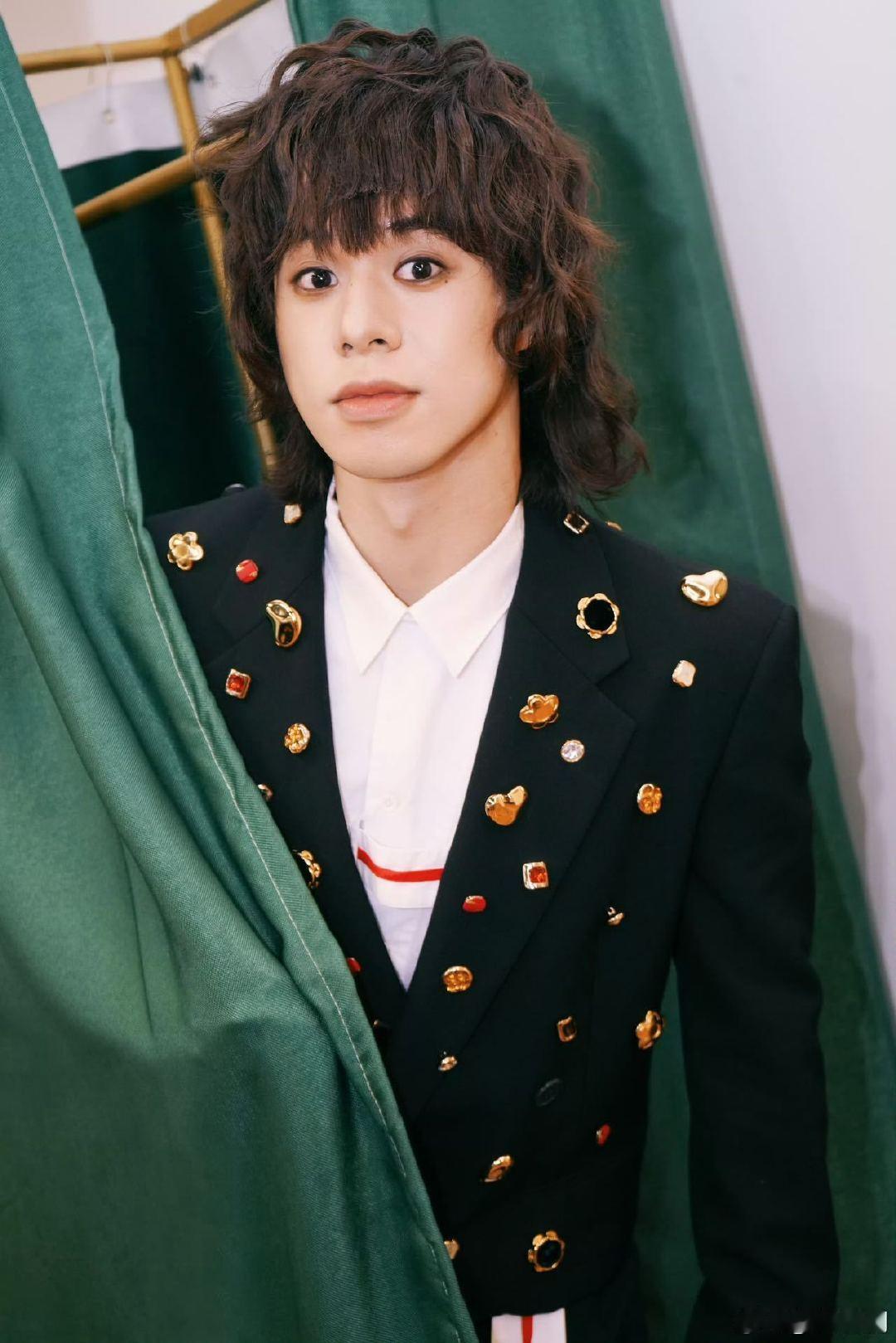 曾比特助演窦靖童李泉助演尤长靖李玖哲歌手助演胡彦斌 小众质感组合上线！曾比特担任