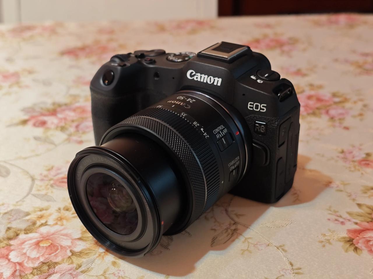 入手佳能R8，镜头暂时先这样，以后再换。