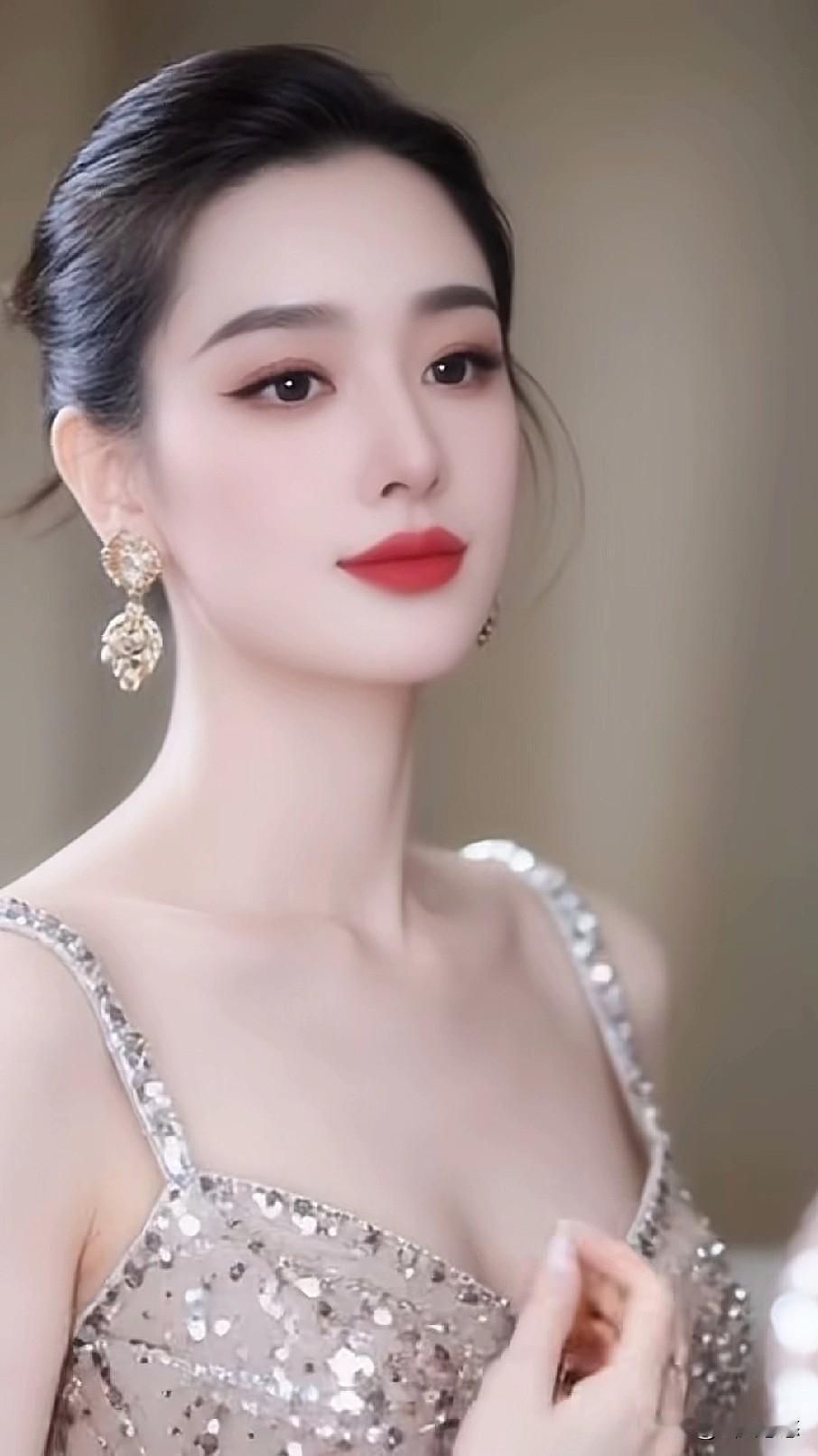 精致并非天生就有，其秘诀在于外在的整洁与内心的丰盈，源于自身日复一日的“讲究”以