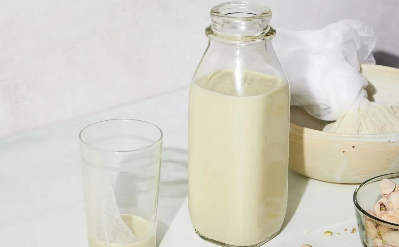 开心果植物奶

原料
1 杯 去壳开心果
3 杯 过滤水
1 茶匙 香草豆酱
少