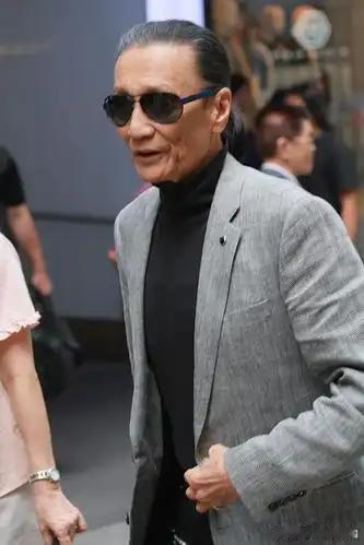 2026年7月20日，谢贤离世的消息传开后，港媒同步披露了他生前早已公证完成的遗