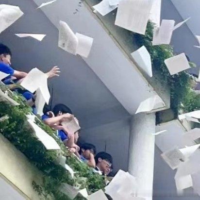 每日一善  每日一善  阳光信用 你的努力不会白费，未来的人生道路将因今天的拼搏