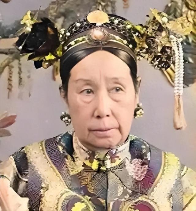 1983年，慈禧的棺椁再次被打开，而眼前的一幕让专家惊叹不已，堂堂大清太后上半身