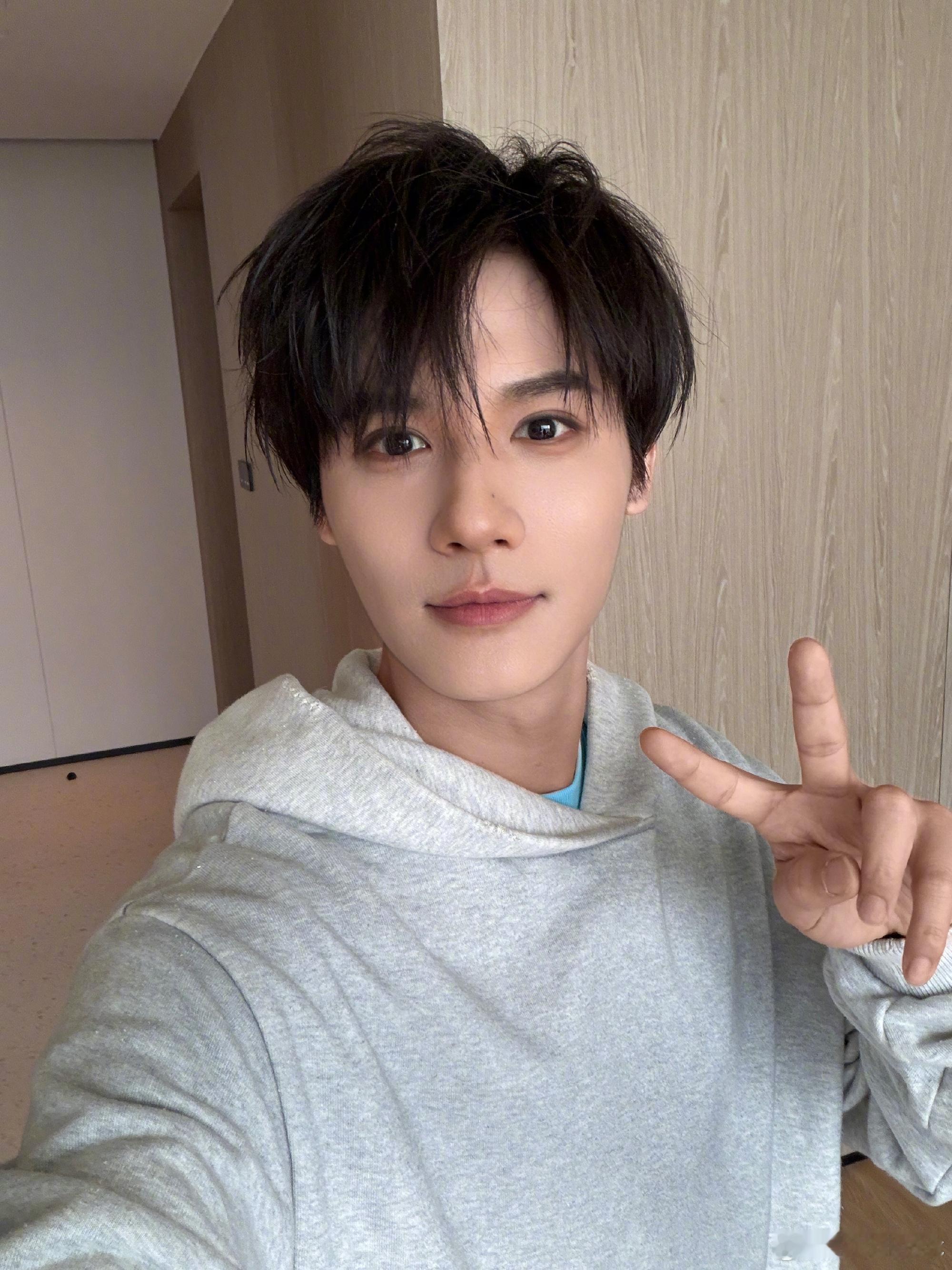 帅晕了啊啊啊啊啊 