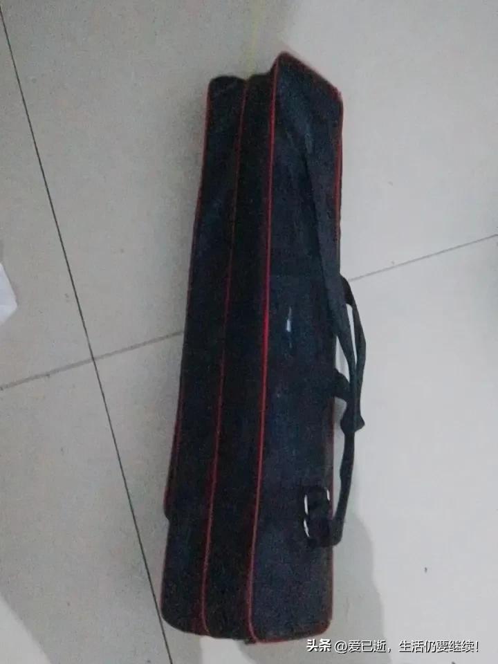 我最大的兴趣爱好就钓鱼和做美食。为了钓鱼鱼竿、饵料是越买越多。钓鱼其实成本不低的