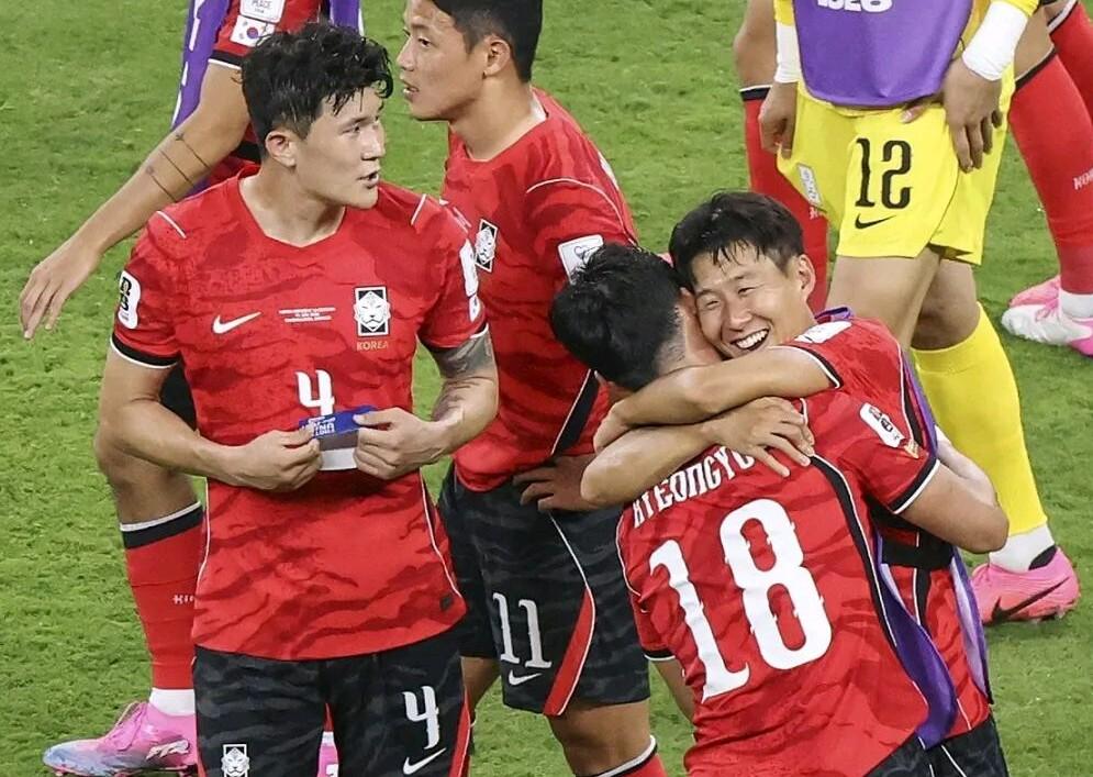 如何评价韩国队的首场表现？
总评：韧性强、技术占优、防守存隐患，2-1逆转捷克，