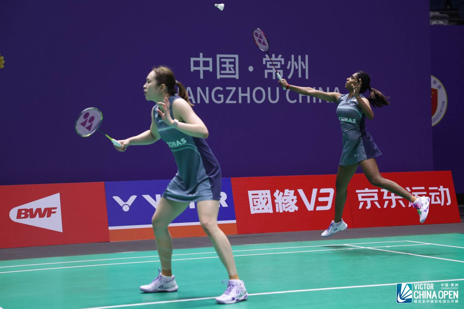陈康乐/蒂娜🇲🇾 21-19、21-12 🇺🇦布洛娃/坎特米尔下轮：福岛