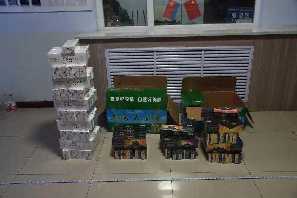 【震惊！安检一查抓出1.3亿跨境大案，1600根羚羊角藏身出租屋，幕后黑链曝光】