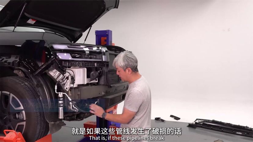 方程豹钛7拆车：大SUV减重势在必行，防撞梁应该什么样？