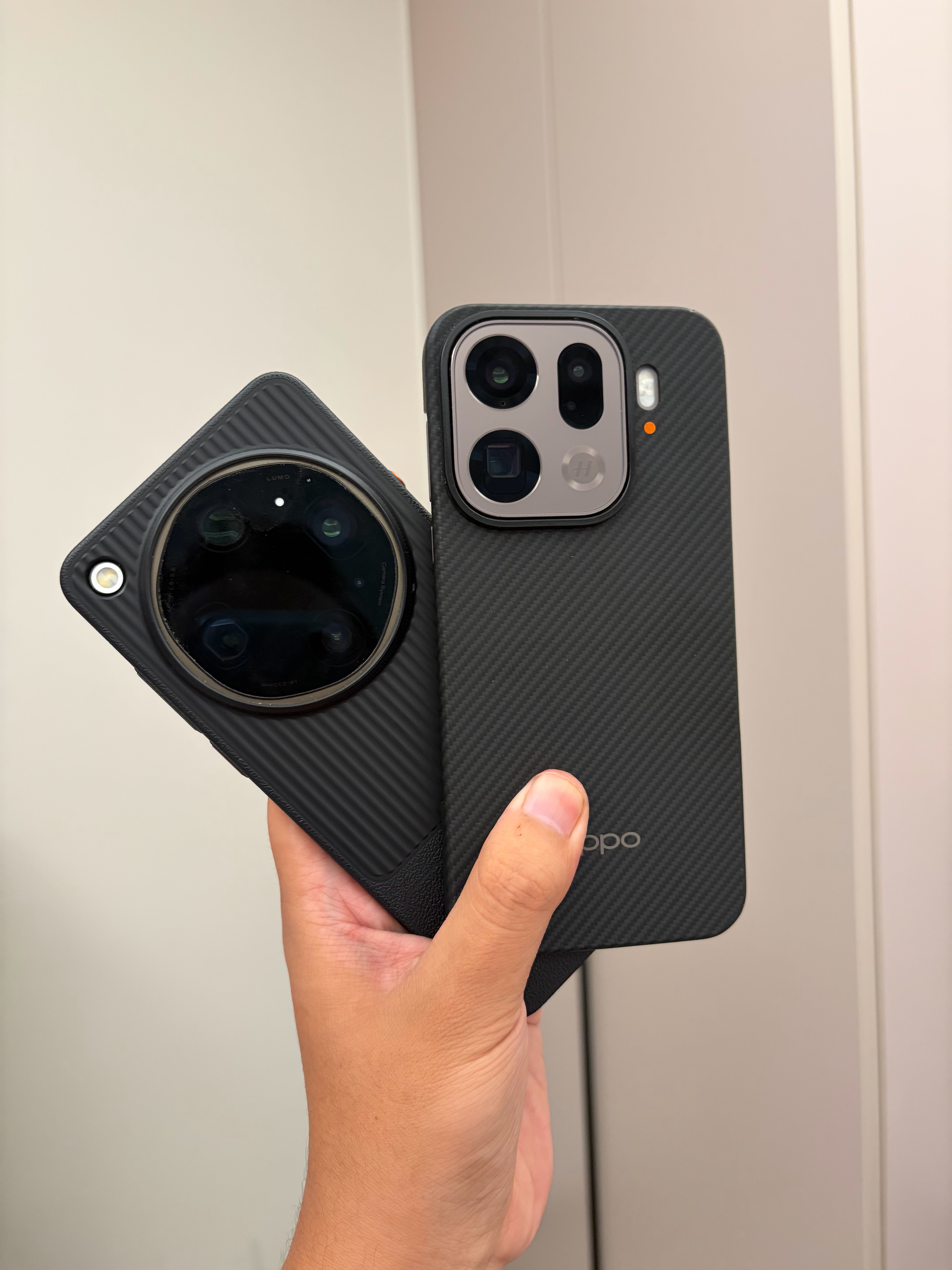 X9U 玩游戏太硌手了 没办法换回 X9Pro了