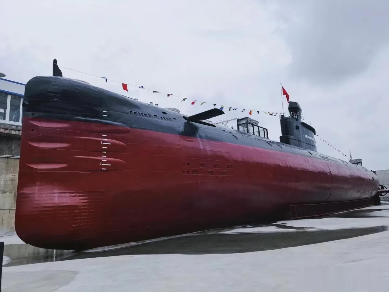 长城191号”退役潜艇即ES5E型，也就是我们常说的035G型。首艘035G型（