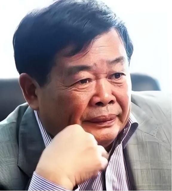 2015年，曹德旺拿出100万给一个小女孩换肾，可谁知，小女孩治愈后，却给曹德旺