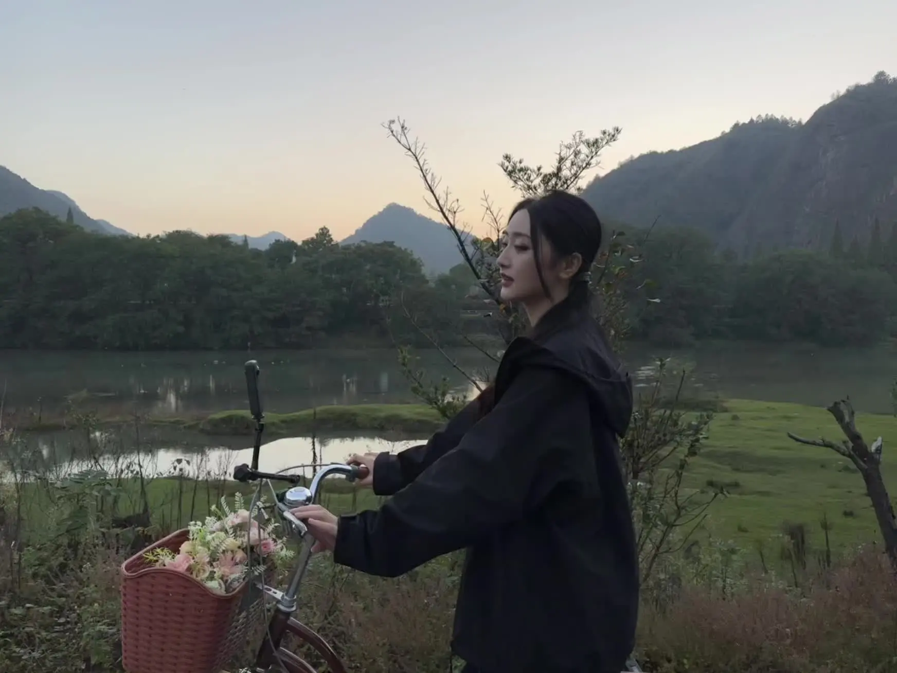 骑行日的live photo🍃 有个拍照很会夸夸的搭子真的很重要呀！！