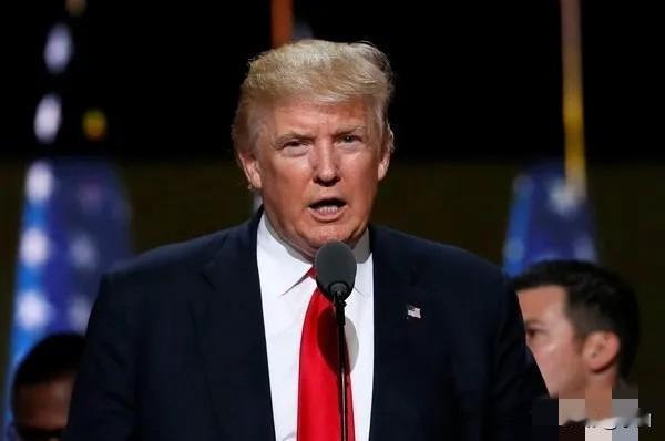 美首都紧急状态！生物粪水“入侵”把美国干翻撂倒！航母导弹有钱造，污水管道烂到爆！