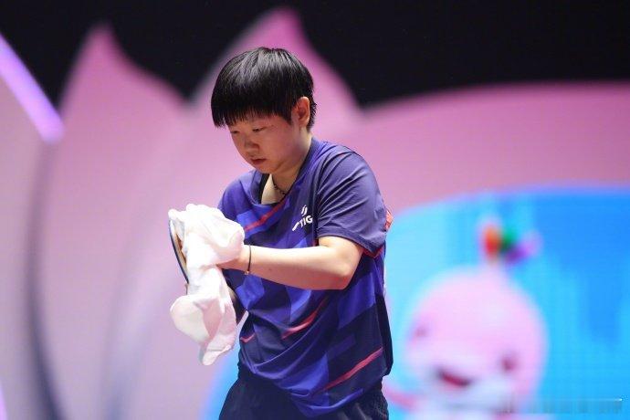 【】11月13日，第十五届全国运动会乒乓球项目在澳门银河综艺馆展开女单1/4决赛