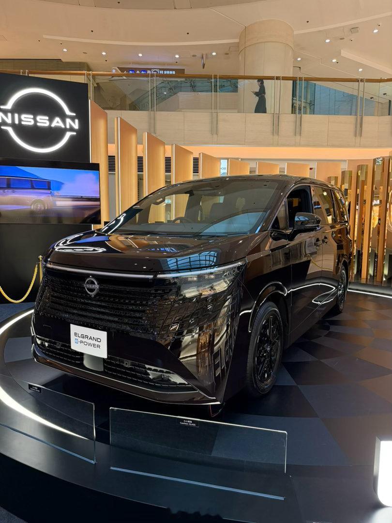 瞄准丰田Alphard！日产Elgrand君爵时隔16年终于换代～这外观设计，你