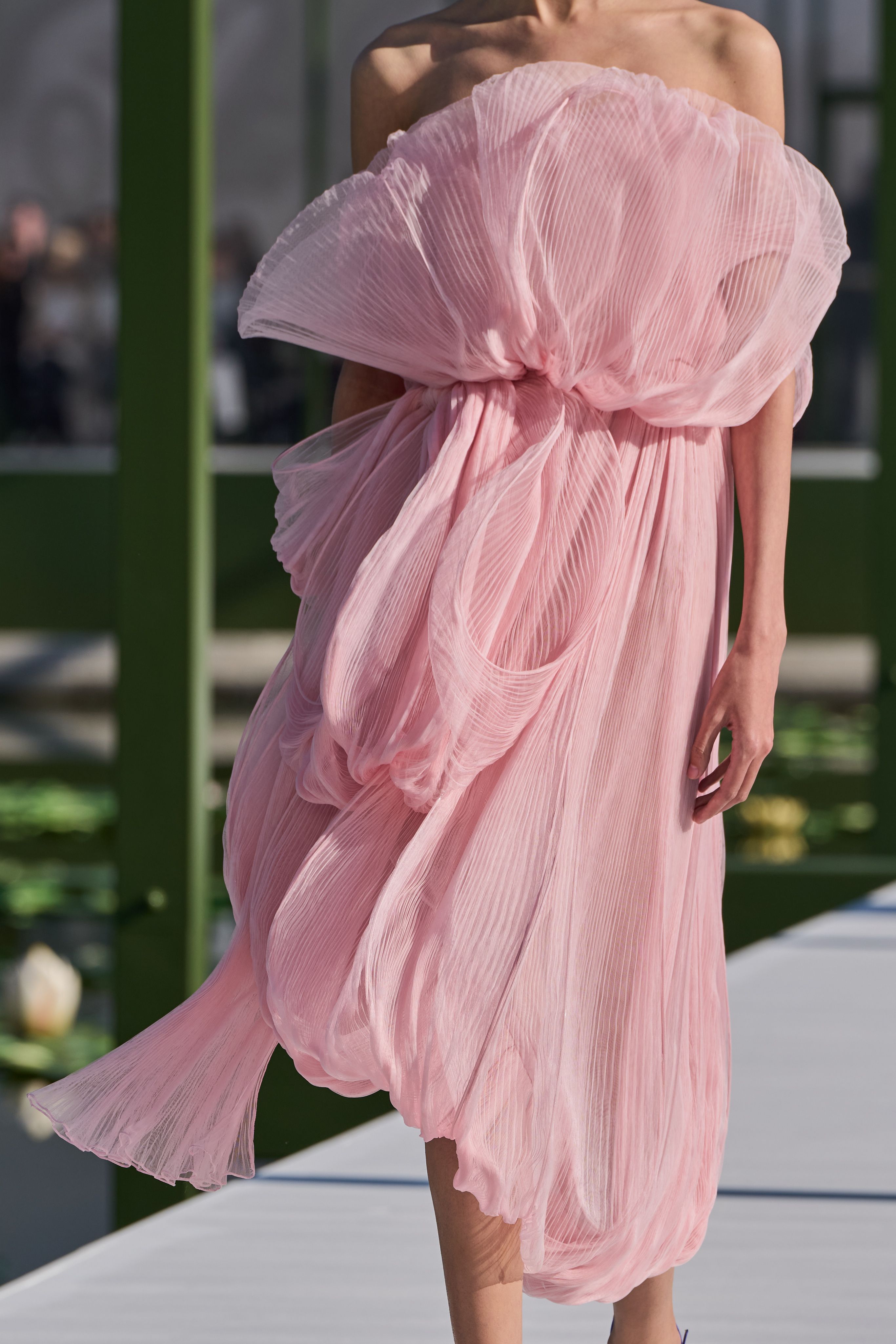 开在 Dior 2026 秋冬系列的莲花  ～  🪷 时装周巴黎时装周