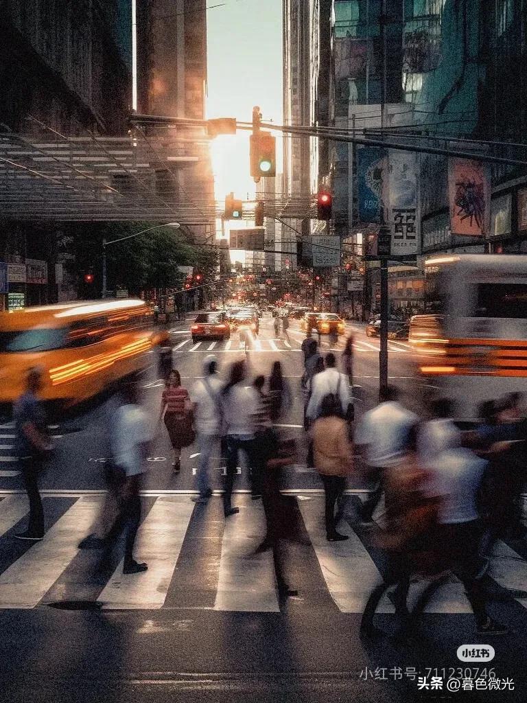 老了才真正明白：手里有养老金，心里才不会慌。
人到晚年，不求大富大贵，只求月月有