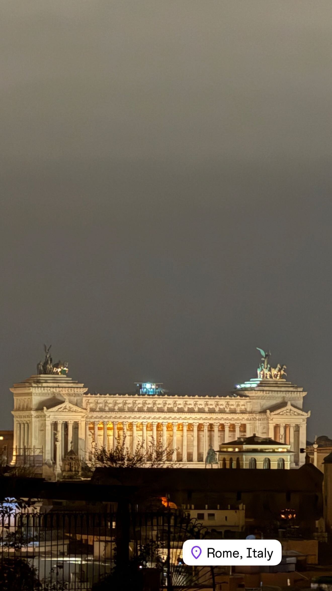 BounPrem[超话]  从昨天早上到现在～候机2h，飞15h，睡9h～🆘，