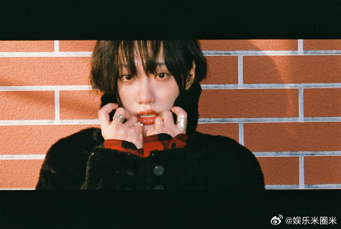 佟掌柜骨子里的江湖气传给了元清元清身上满是闫妮的影子 基因太奇妙！元清像闫妮复制