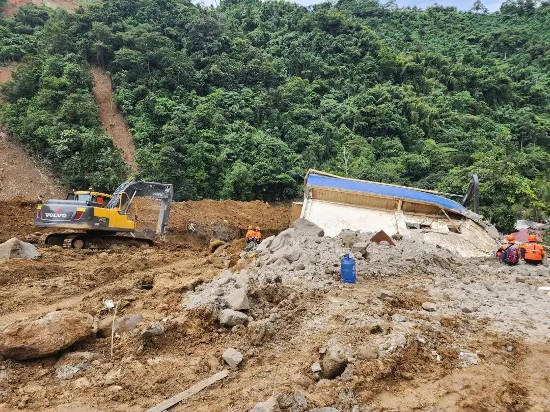 菲律宾金达沃省矿区山体滑坡致71人遇难，47人失踪，灾难背后的深度思考！
据央视