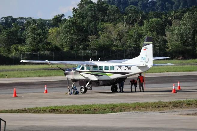 印尼巴布亚小飞机降落遭枪击，正副机师遇难

印尼一架小型民航机11日在巴布亚省卡