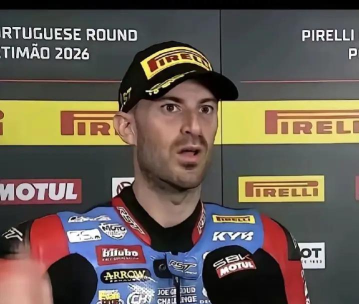 34岁法国车手德比斯，换骑中国张雪机车后，在葡萄牙世界级摩托赛上连夺两冠。

之