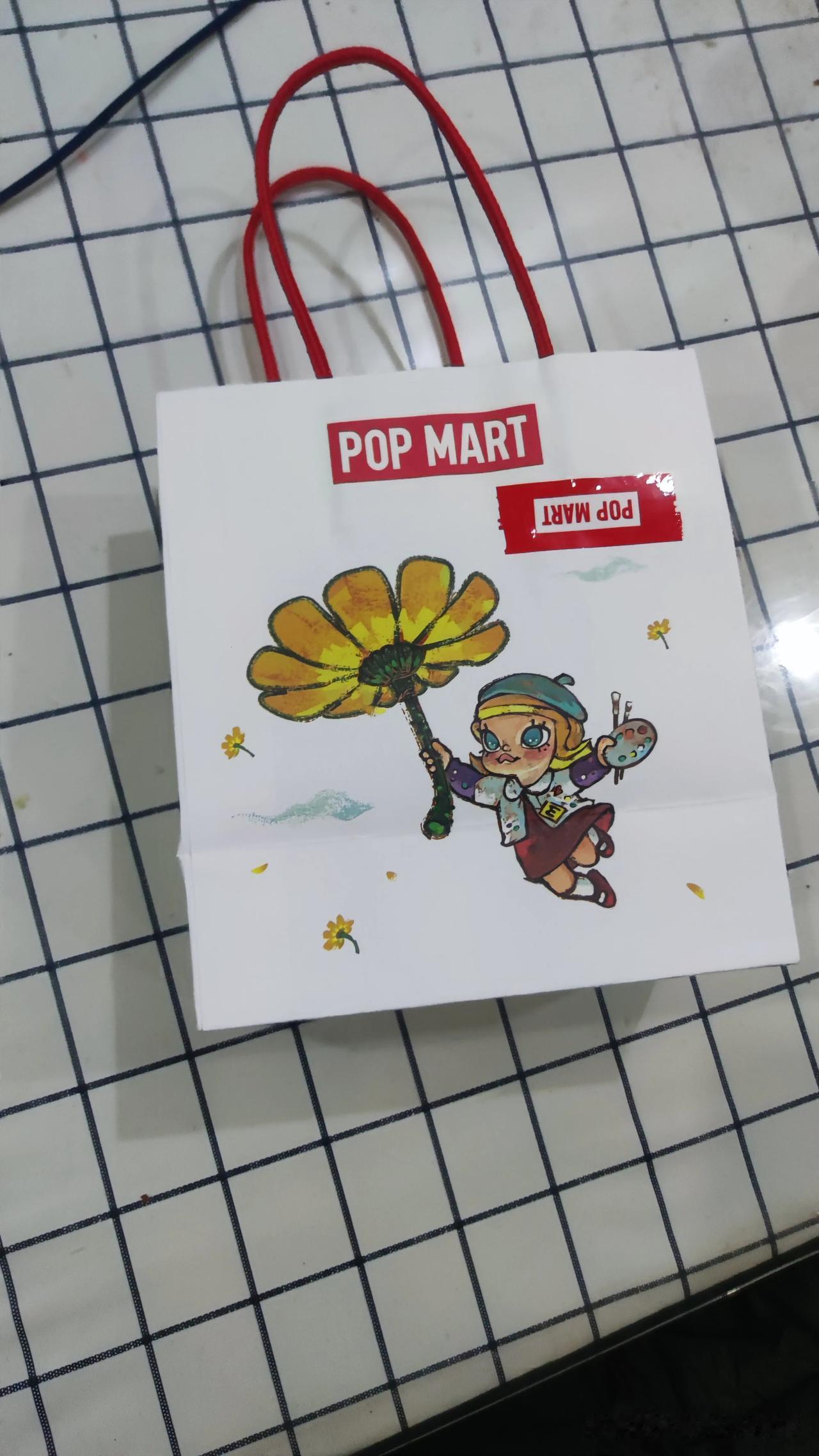 不得不说，爱情是需要双方付出的，我很佩服这位女生，因为我请她吃了饭，当时她也想买