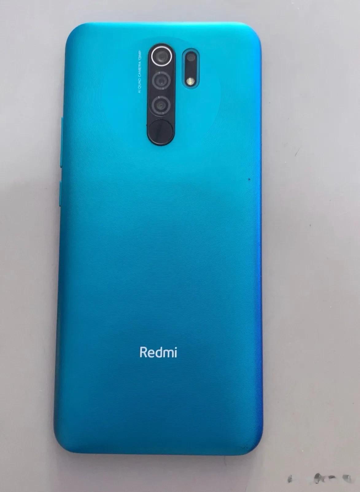 今年各个价位卷得不行，但是百元机市场好像被忽略了，就是一千块以下的手机，每当有人