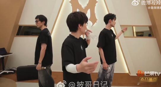王传君王啸坤张卓尔野人小考披荆斩棘 没有提前彩排的加持，临场完成小考表演，三位哥