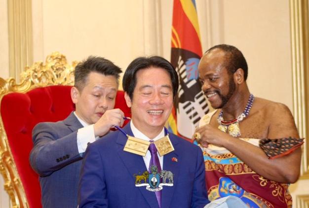 哈哈哈哈，赖清德的天塌了，距离他窜访斯威士兰才过去了一个多月，斯威士兰首相拉塞尔