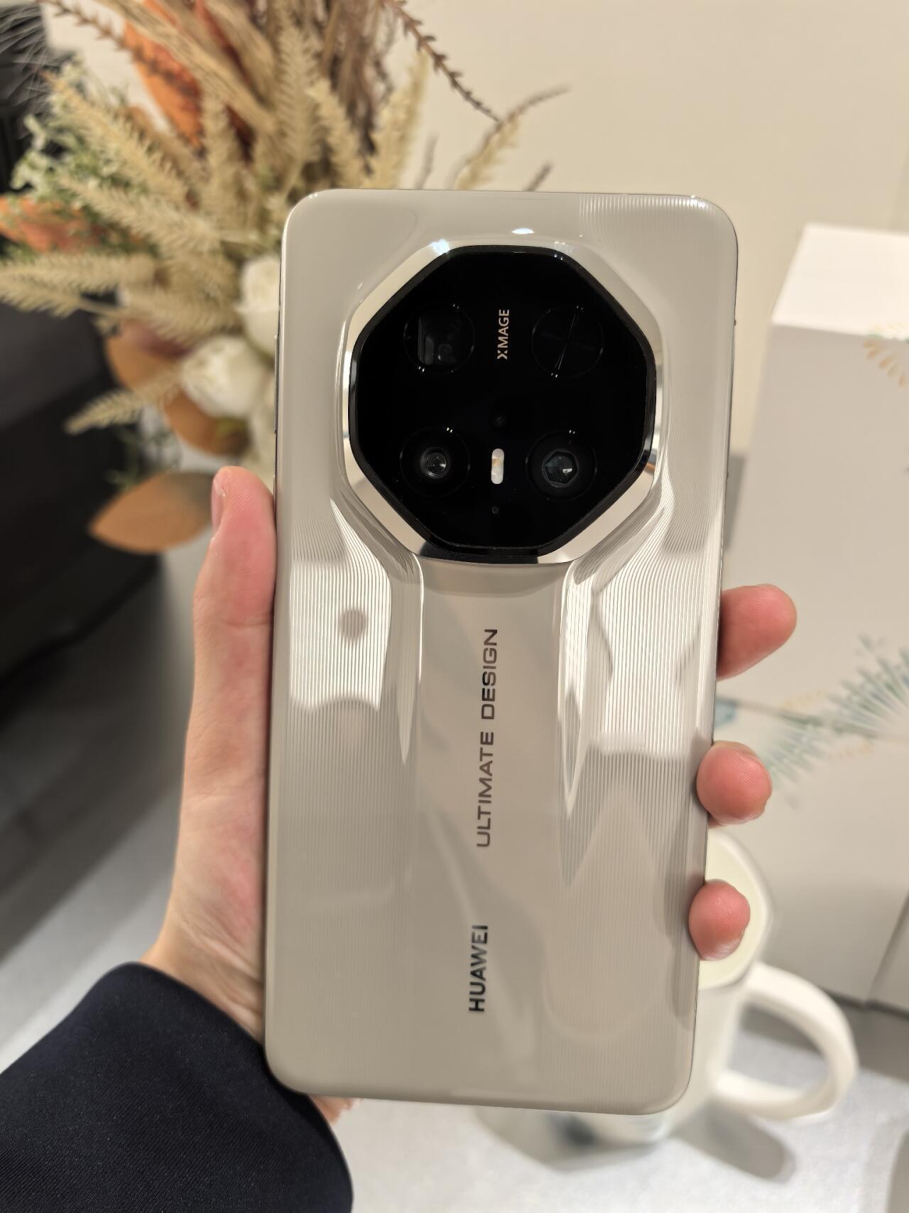 Mate 70 RS深度体验：奢华与科技的完美融合！家人们，我必须要和你们唠一唠