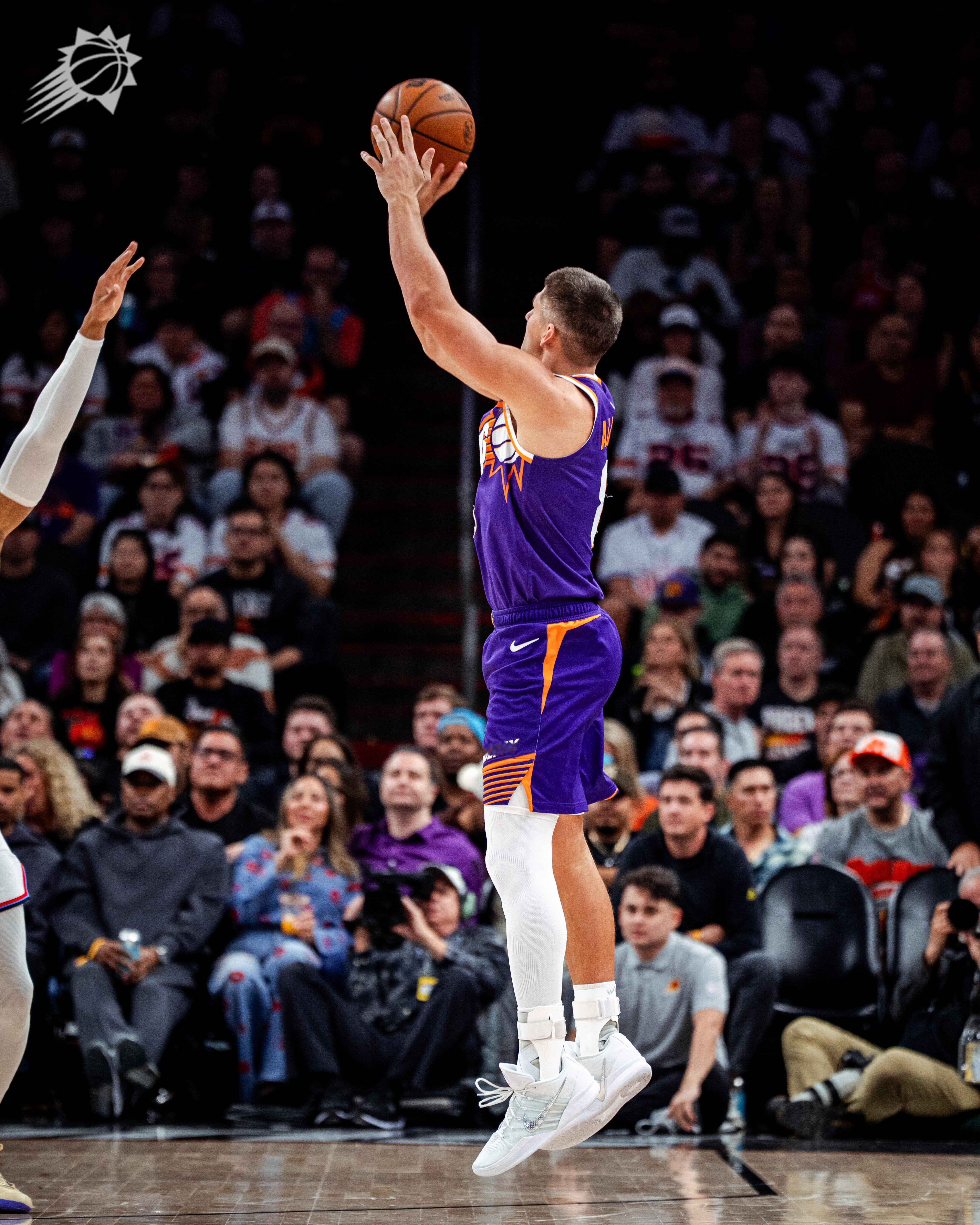 阿伦目前已经砍下13分‼️狄龙8分｜马威7分｜奥尼尔6分目前比分：快船 44-4