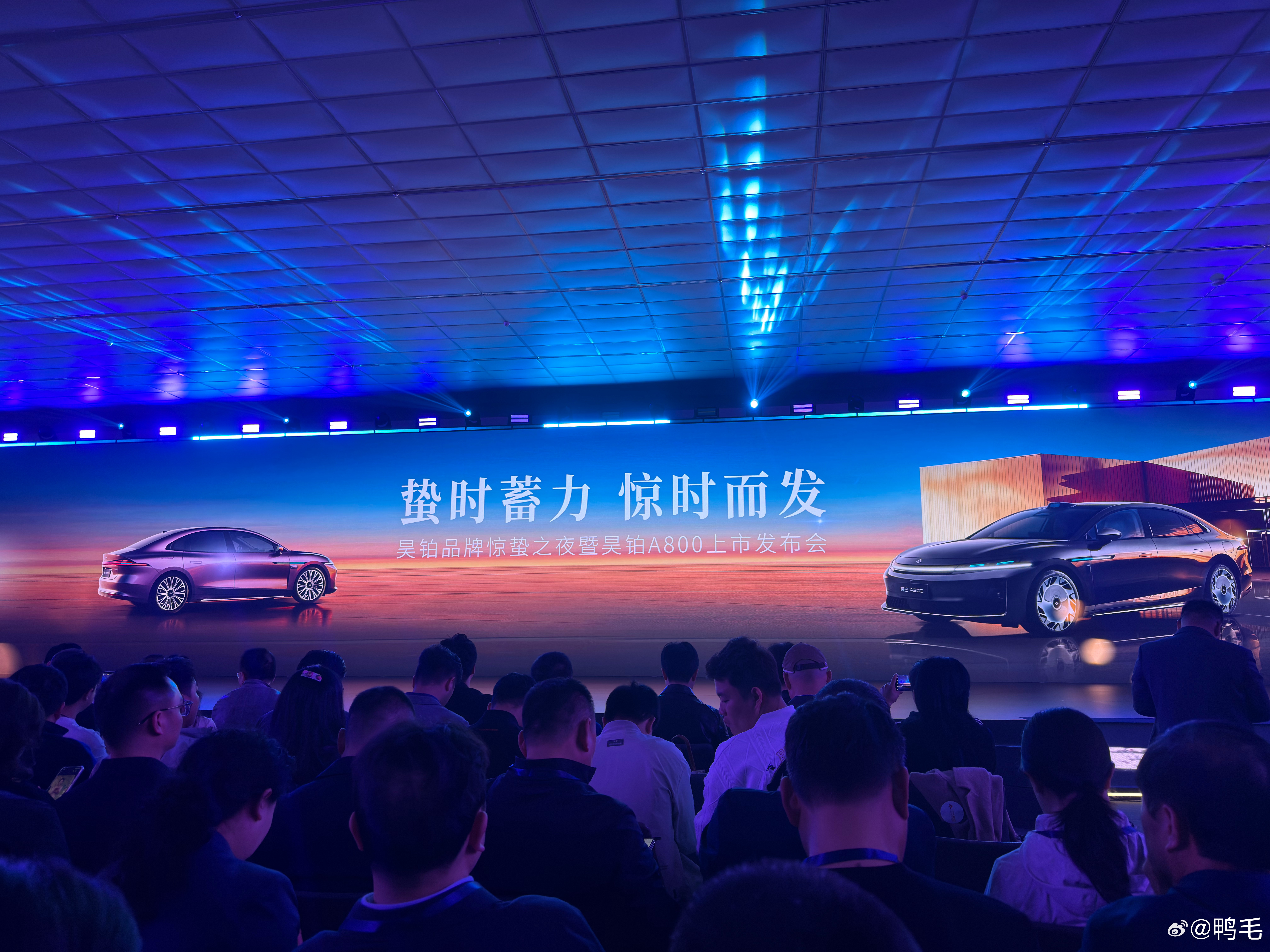 瑞幸新出的这个泡泡玛特联名杯子，粉粉嫩嫩的，看起来挺少女心？重点还是来看看广汽昊