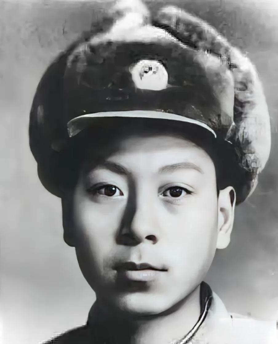 1962年11月18日喀喇昆仑山下，我军边防一个连掉进印军埋伏圈，被两处暗堡堵在