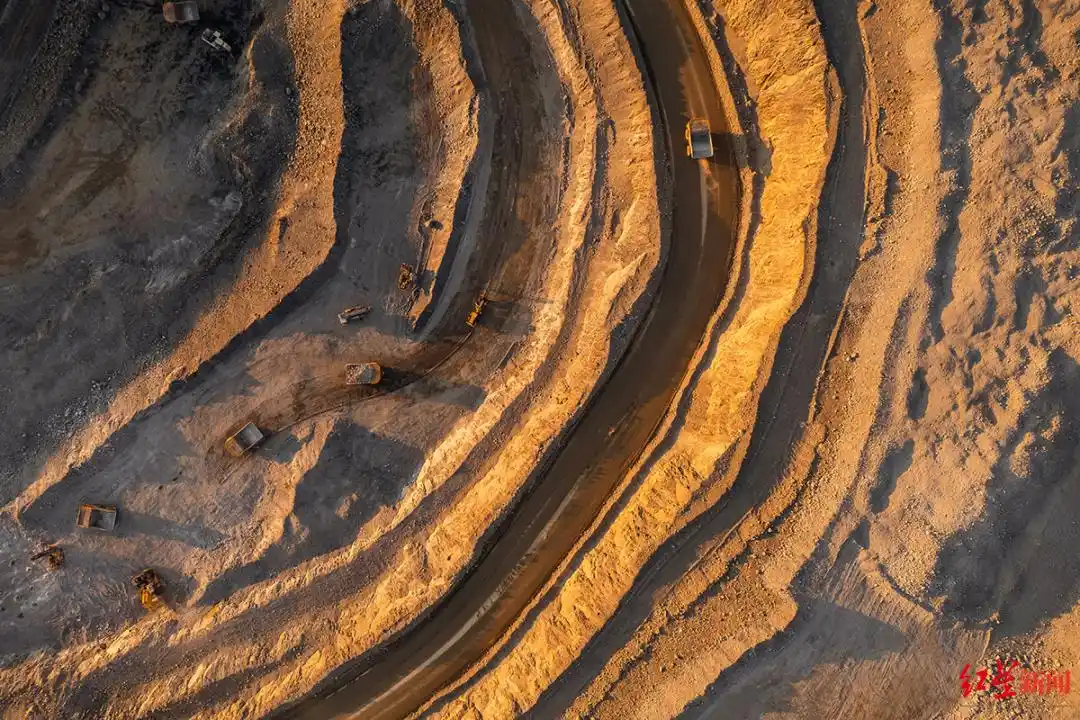 沙特又宣布发现黄金资源 沙特矿业公司1月12日宣布，在境内四个区域新发现242.