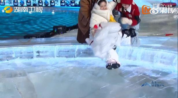 谢娜一人比赛全队慌张长春冰雪之夜直播长春冰雪之夜 《长春冰雪之夜》直播超精彩绝伦