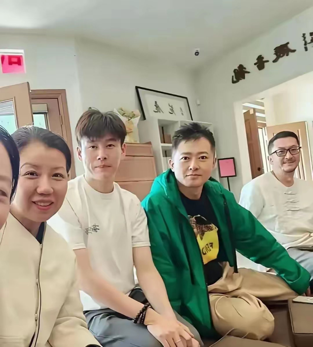 这是任泉吗？真的有点认不出了 ​​​