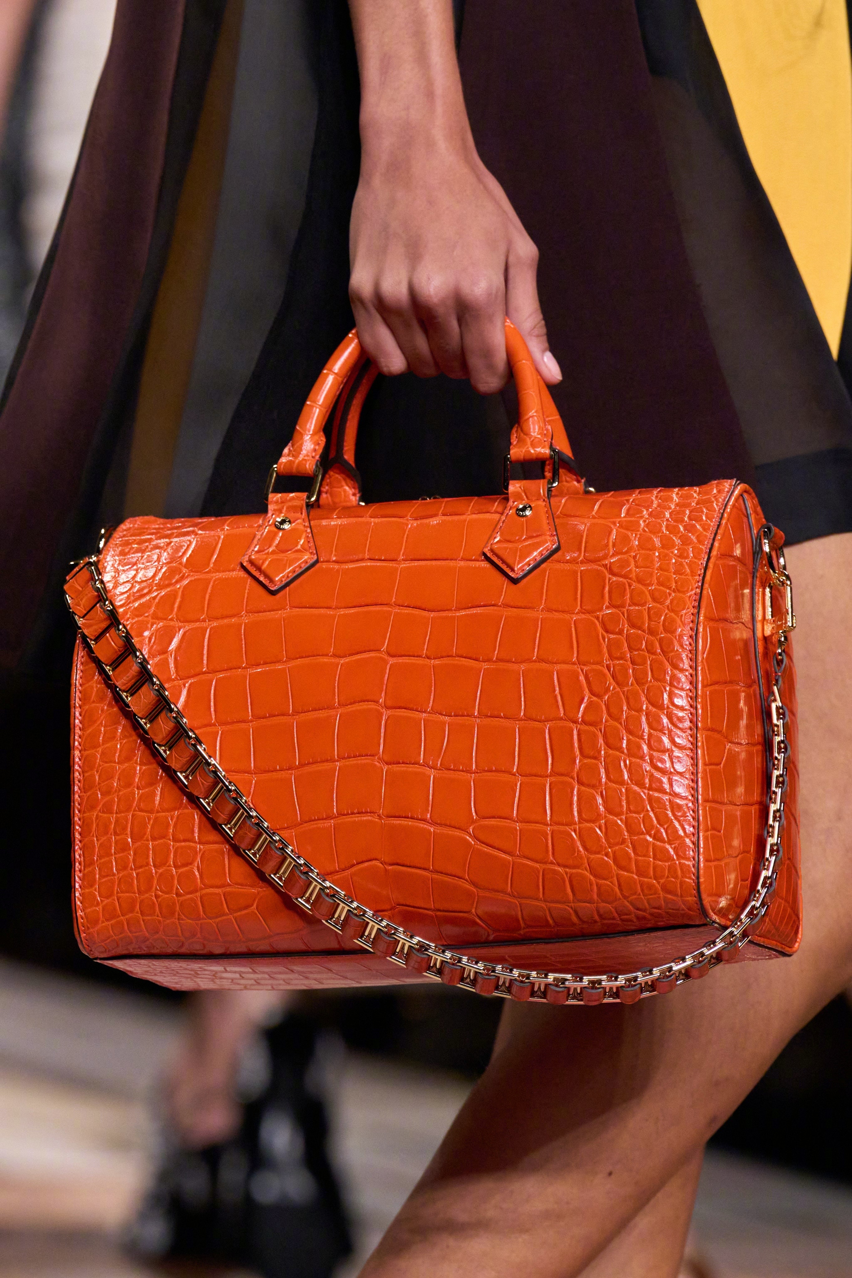 #时装周# Louis Vuitton 2025 春夏系列发布秀——包品鞋品细节
