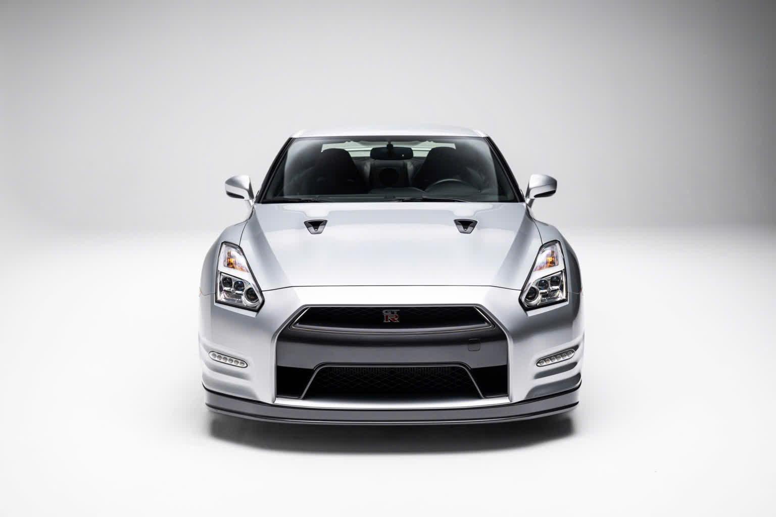 日产gtr ［US］北美地区车况极佳的2016款R35日产GT-R在售车源，展示