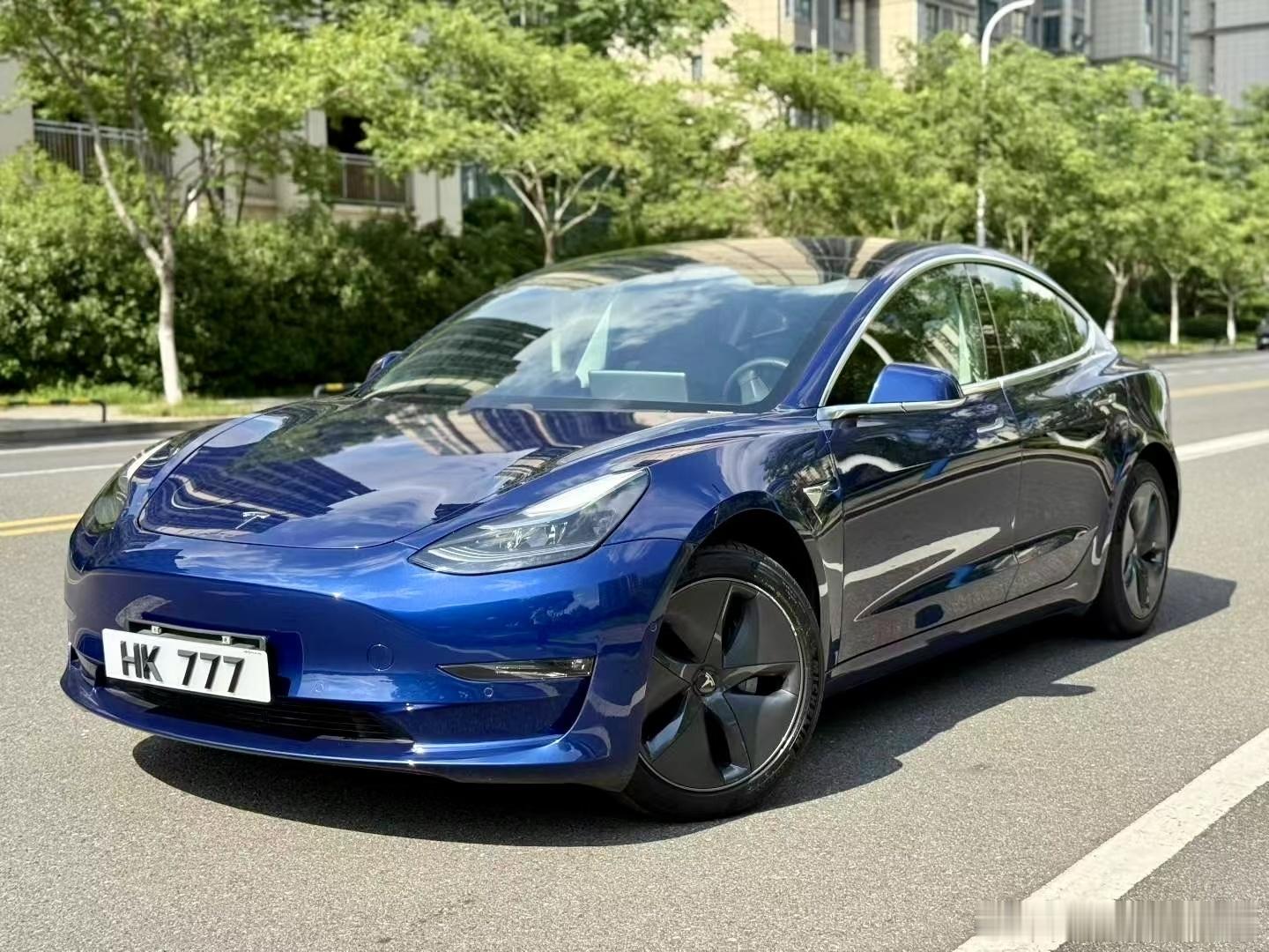 2020年model 3长续航，一手户，重点1.8万公里，原配蓝色加8000，松