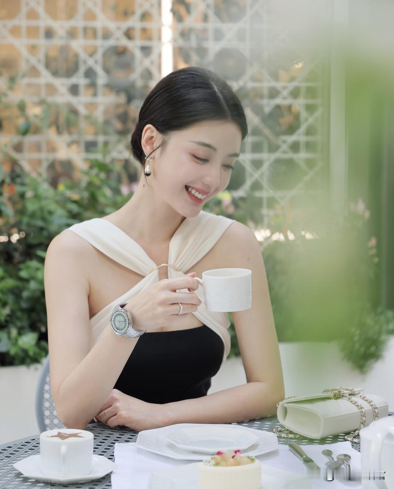 女人都听好了
你对丈夫多强硬
你的下场就有多惨

这句话不是为了恐吓你，而是想敲