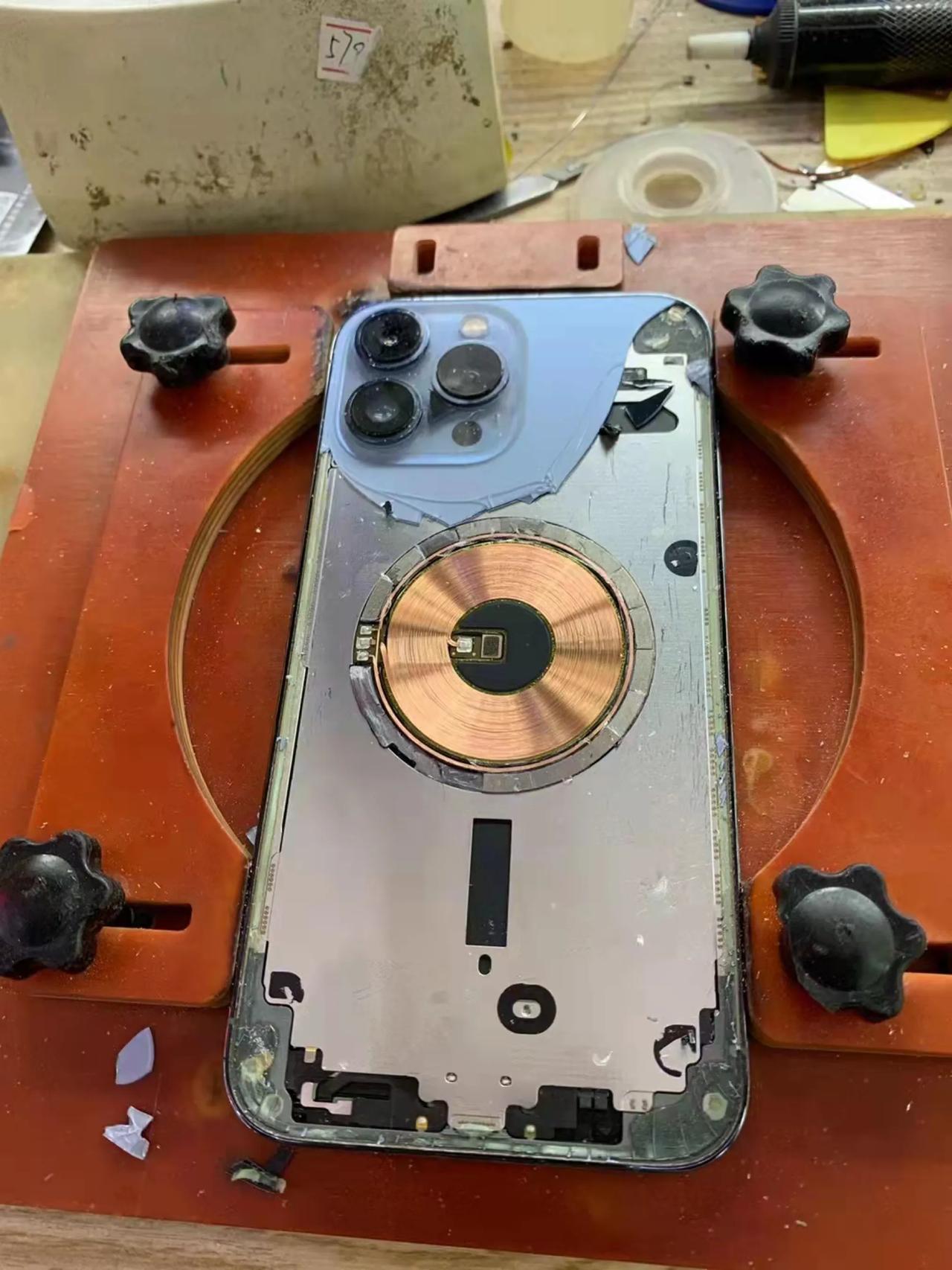 你的13Pro还没买到手…
人家都已经开始修了[捂脸]